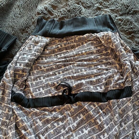Zippered Reversible Lululemon Jacket - Picture 4 of 5